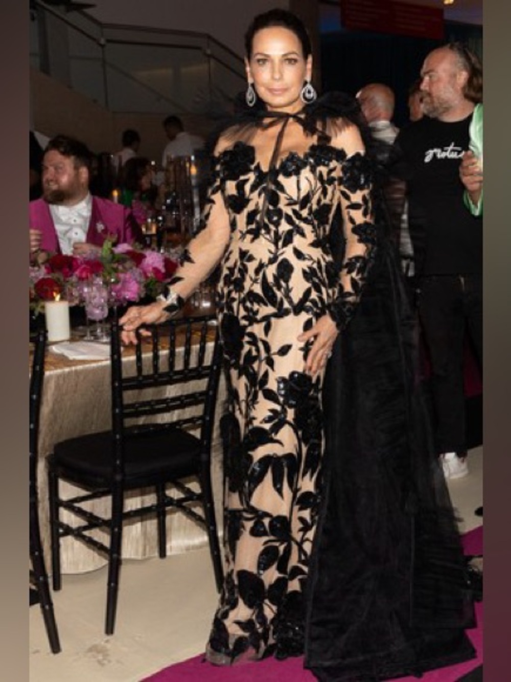 NWOT - Oscar de la Renta 2023 Black Floral Embroidered Evening Gown Size 2